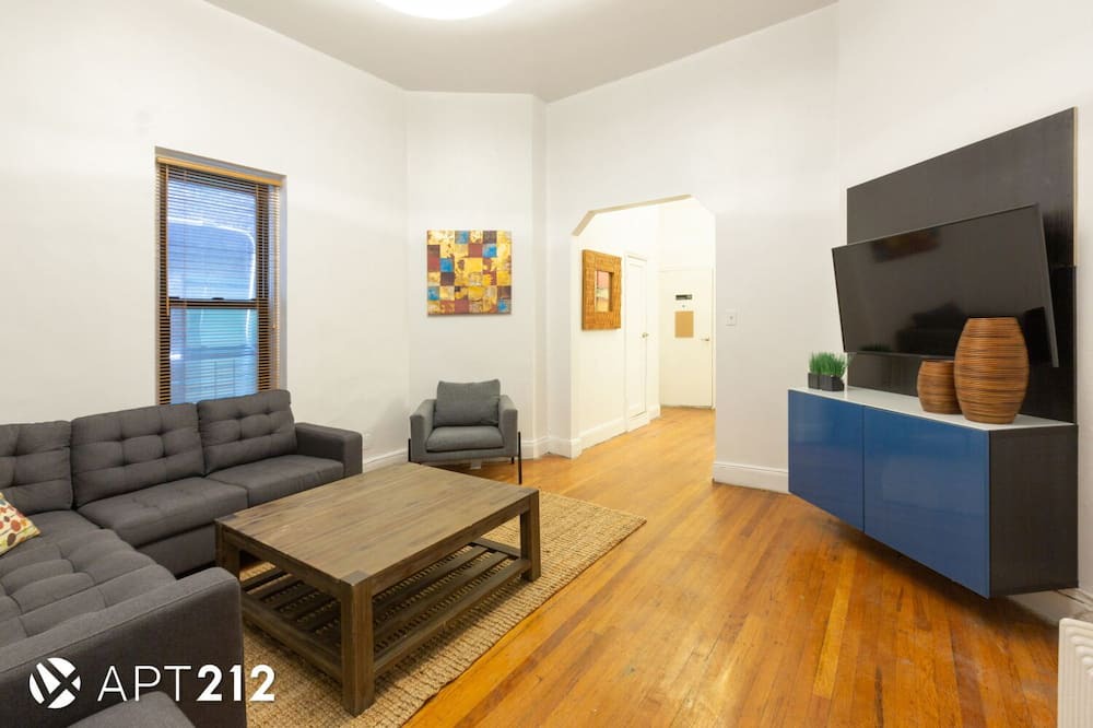 Photo of Livingroom in Ukrainian Village