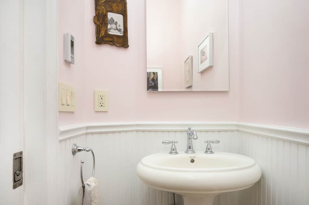 Photo of Bathroom in Park Slope
