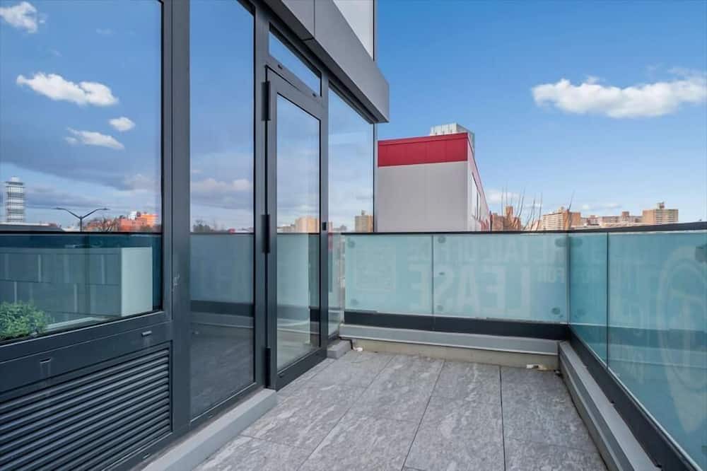 Photo of Patio Balcony in Mott Haven