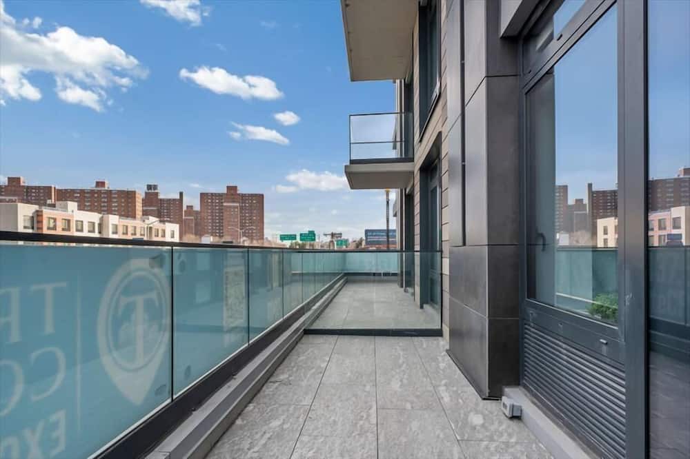 Photo of Patio Balcony in Mott Haven