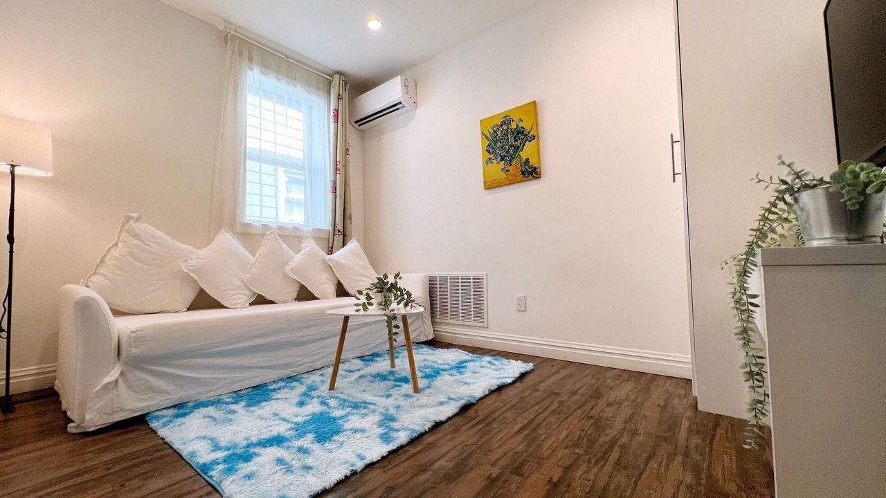 Photo of Livingroom in East Flushing