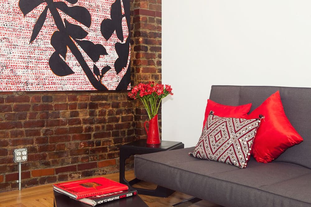 Photo of Livingroom in Hunters Point
