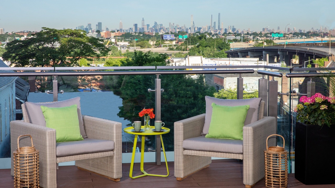 Photo of Patio Balcony in Flushing Chinatown
