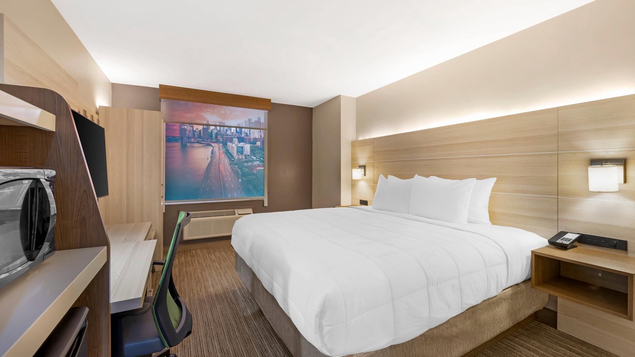 Photo of Bedroom in Travis - Chelsea