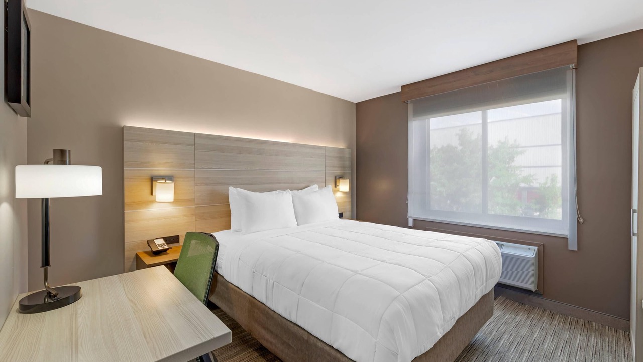 Photo of Bedroom in Travis - Chelsea