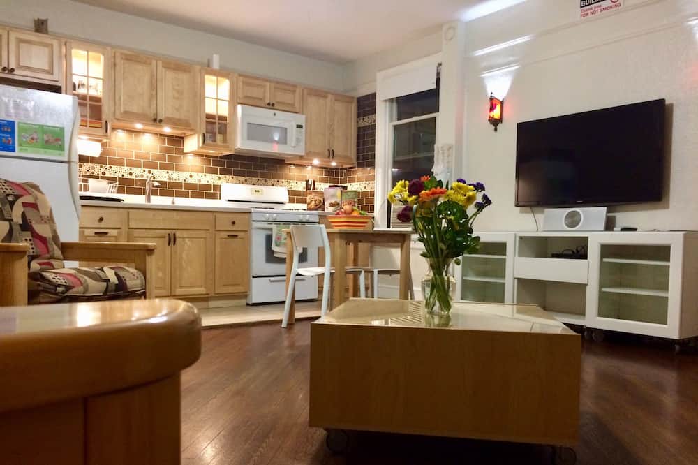 Photo of Livingroom in Queens