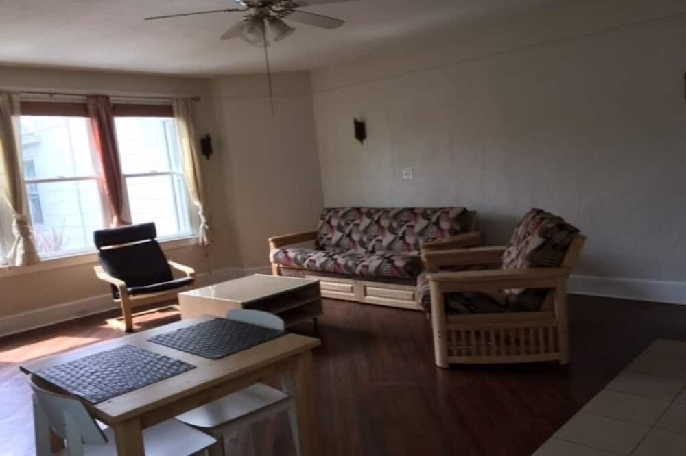 Photo of Livingroom in Queens
