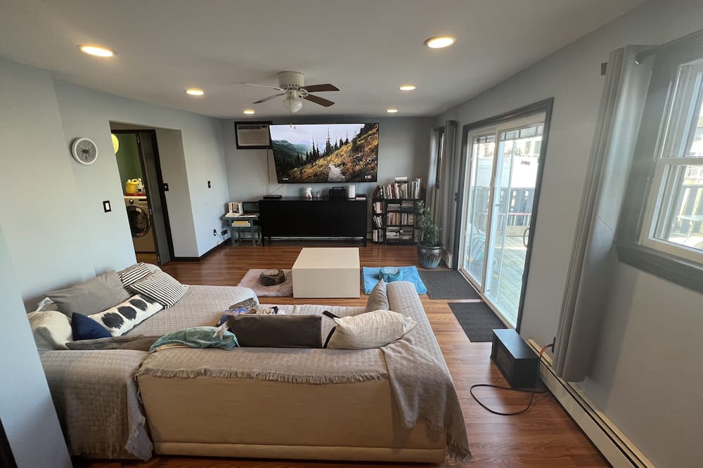Photo of Bedroom in Broad Channel