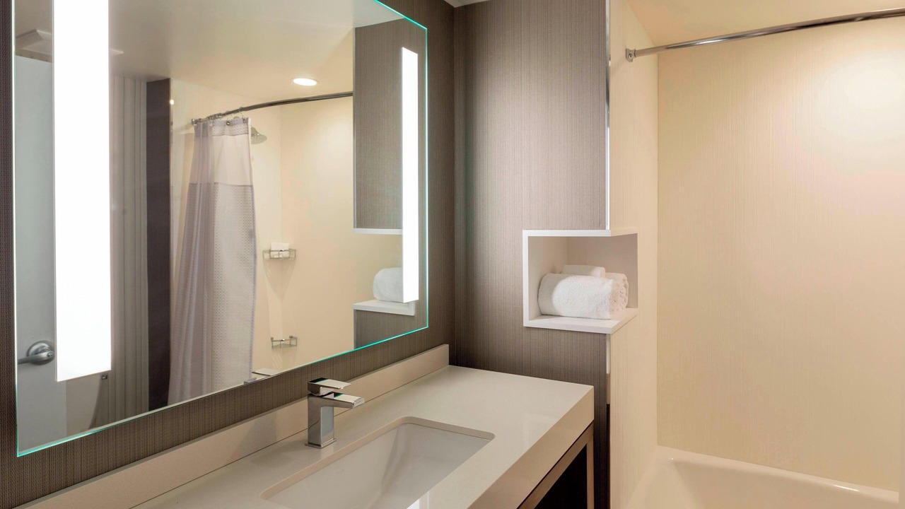 Photo of Bathroom in Auburndale