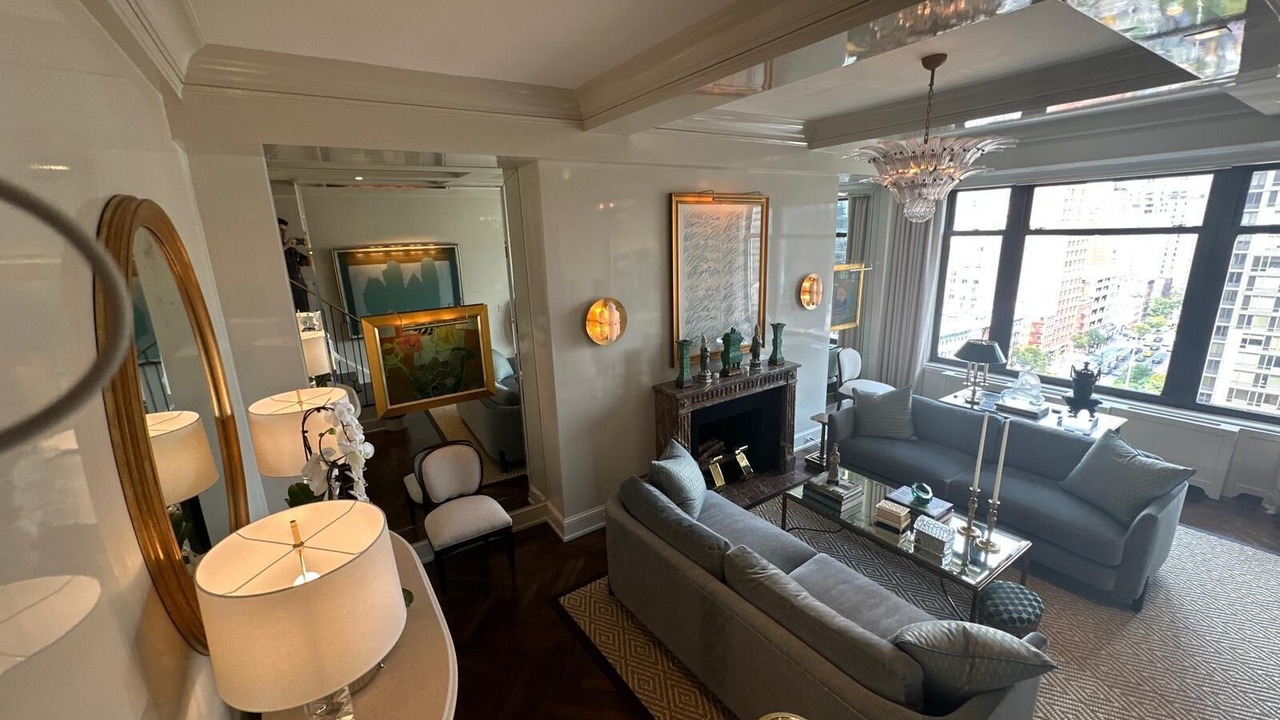 Photo of Livingroom in Central Park South