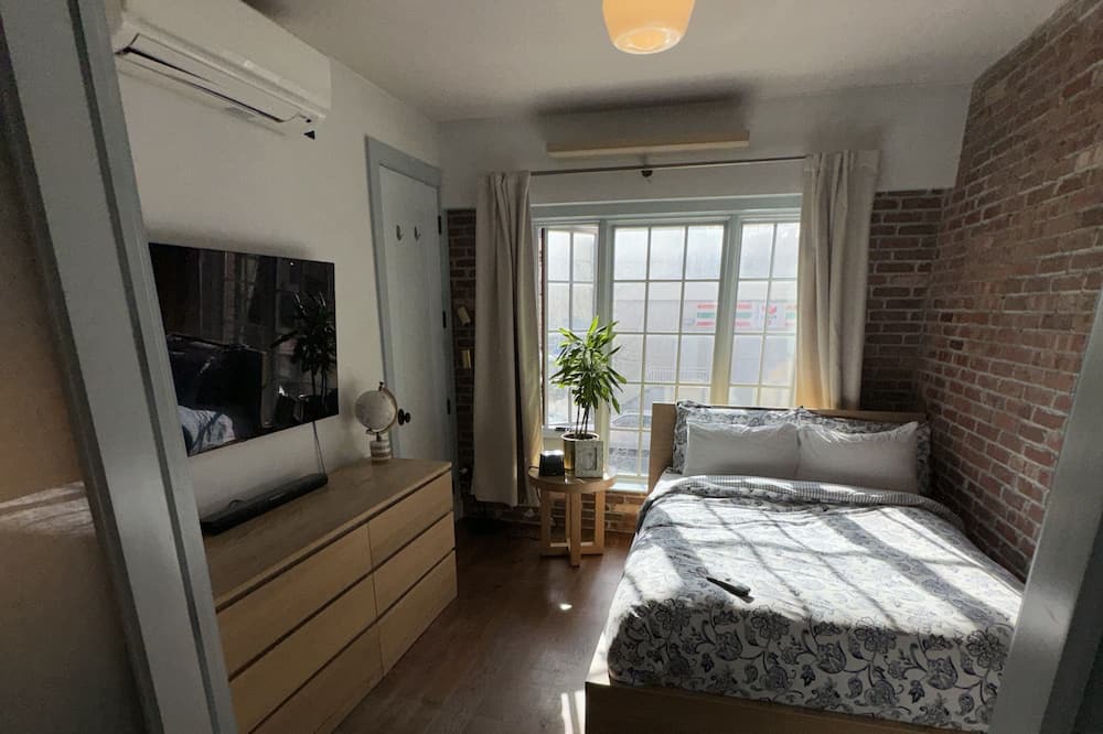 Photo of Bedroom in Bedford-Stuyvesant