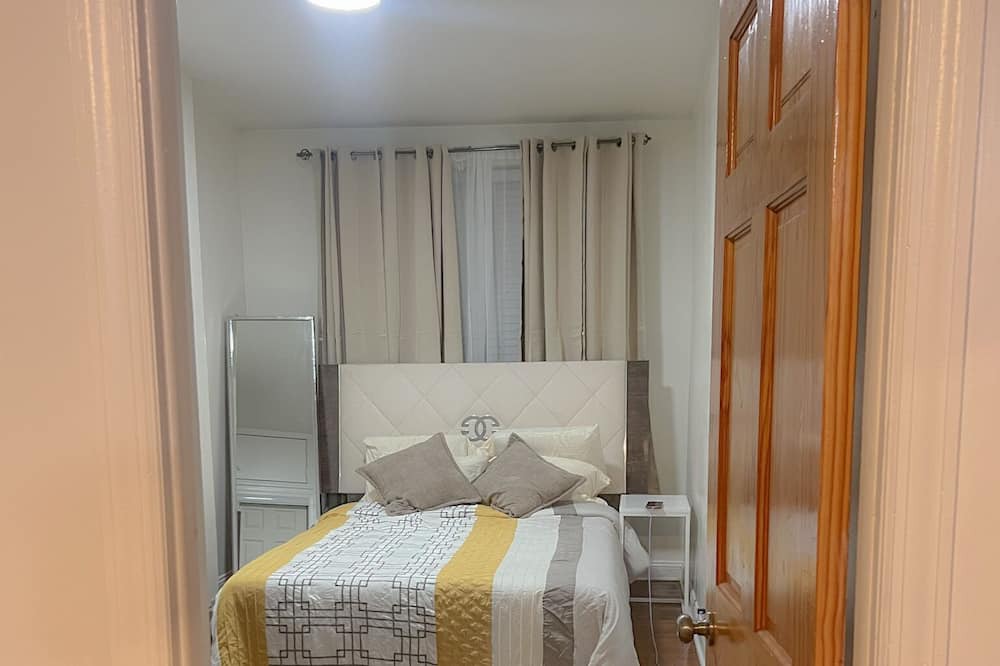 Photo of Bedroom in Queens