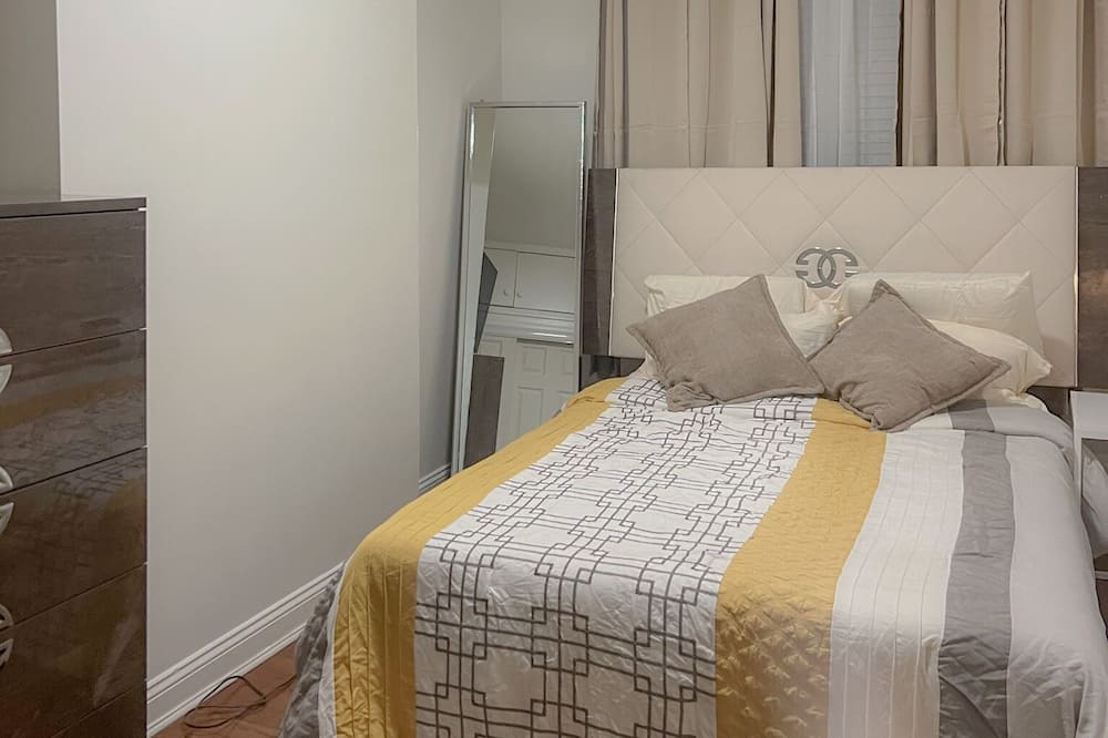 Photo of Bedroom in Queens