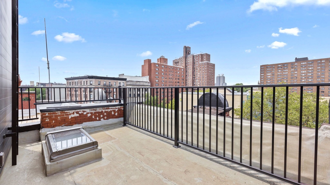 Photo of Outdoor in Upper Manhattan