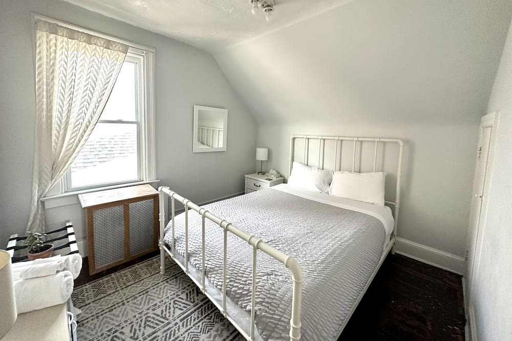 Photo of Bedroom in Queens