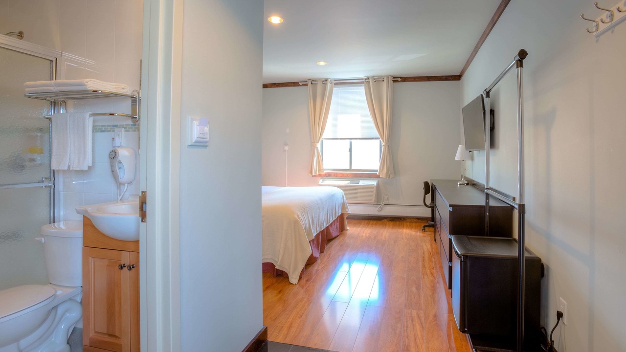 Photo of Bedroom in Hunters Point