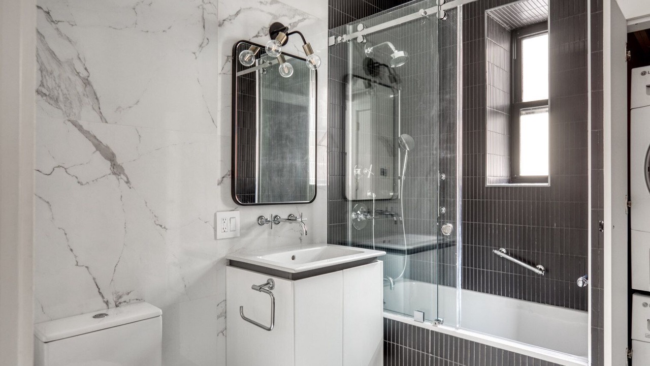 Photo of Bathroom in Brooklyn Heights