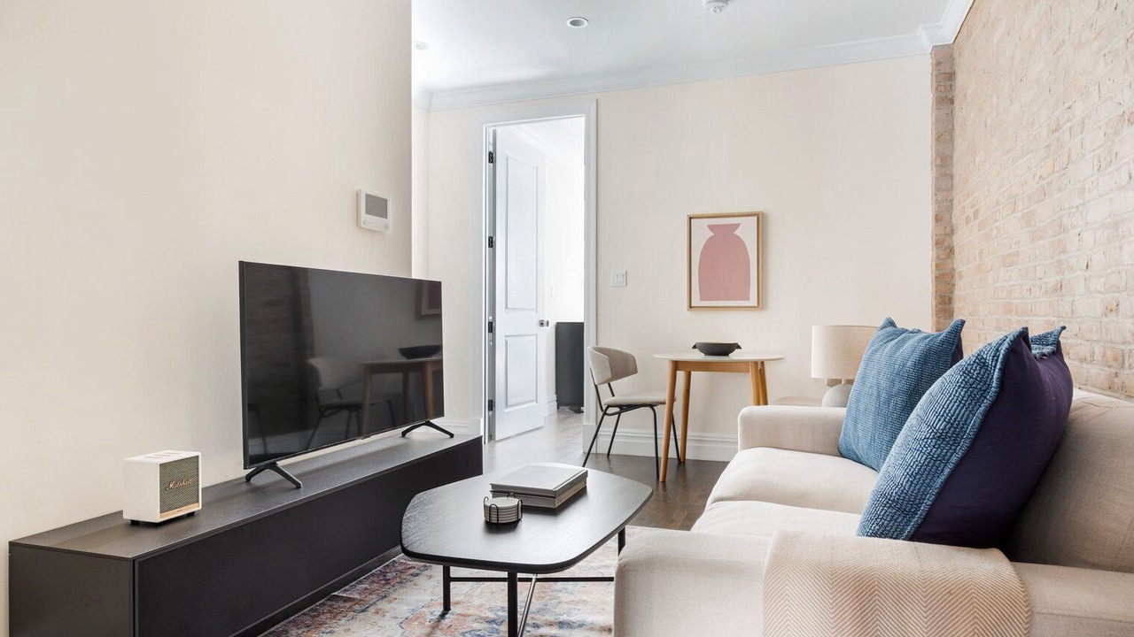 Photo of Livingroom in Ukrainian Village