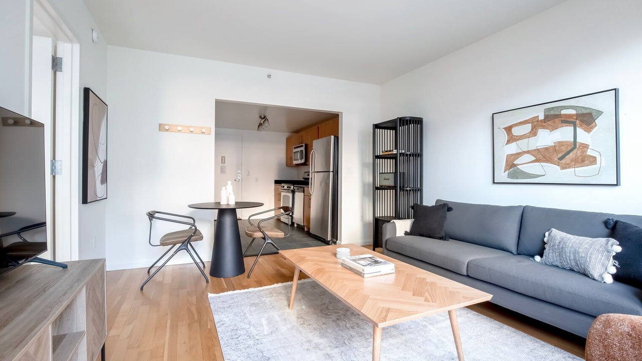 Photo of Livingroom in Hunters Point