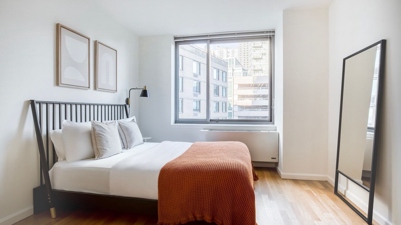 Photo of Bedroom in Hunters Point