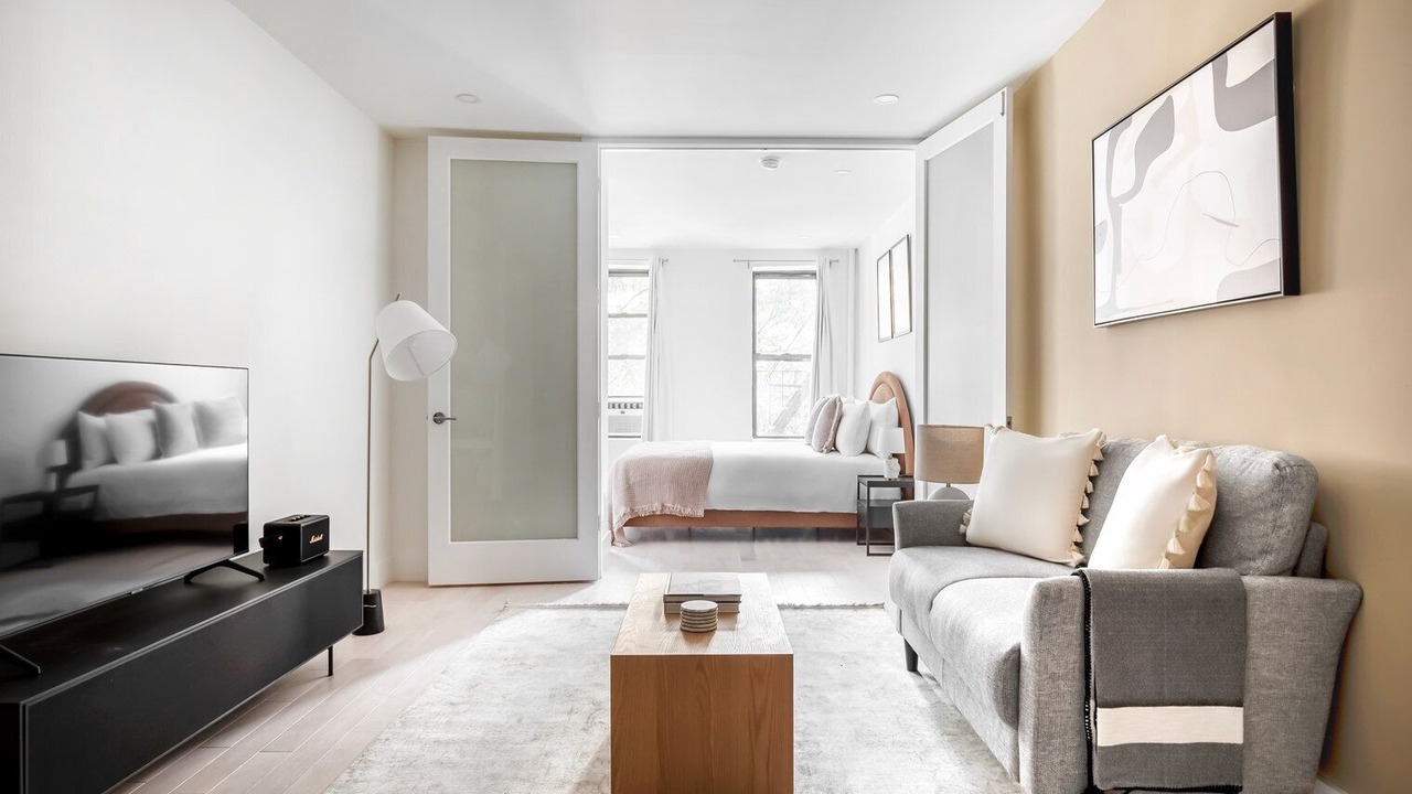 Photo of Livingroom in Ukrainian Village