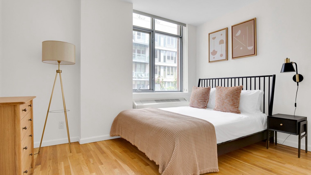Photo of Bedroom in Midtown South