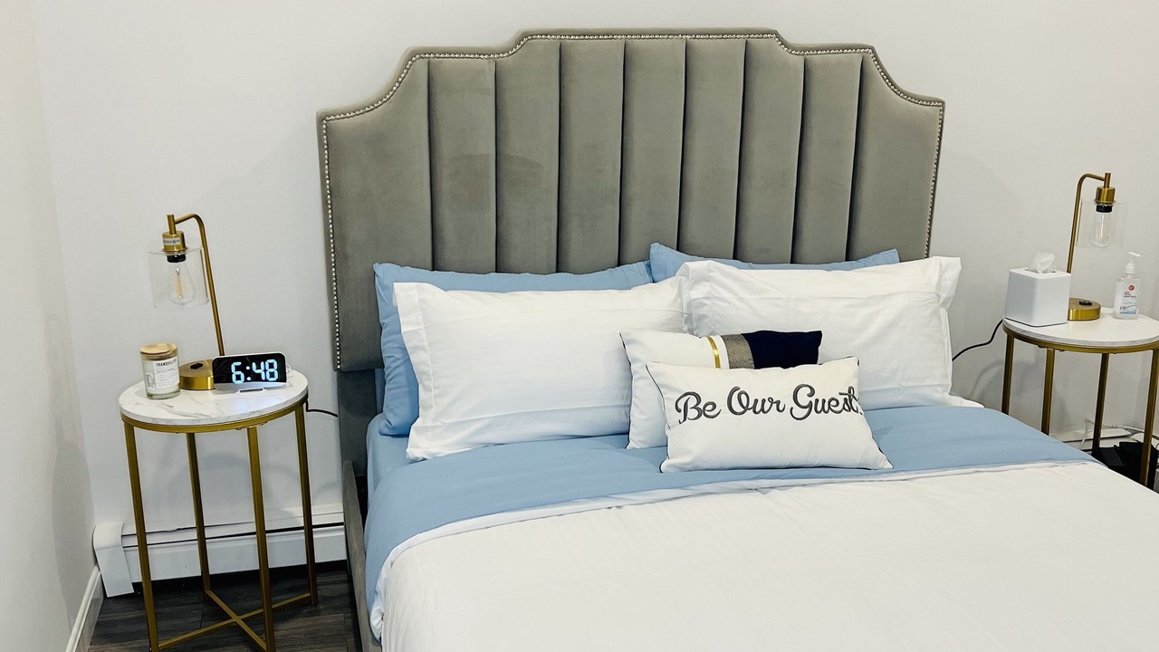 Photo of Bedroom in Bath Beach