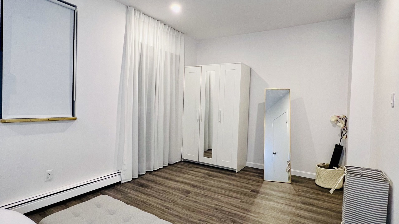Photo of Bedroom in Bath Beach