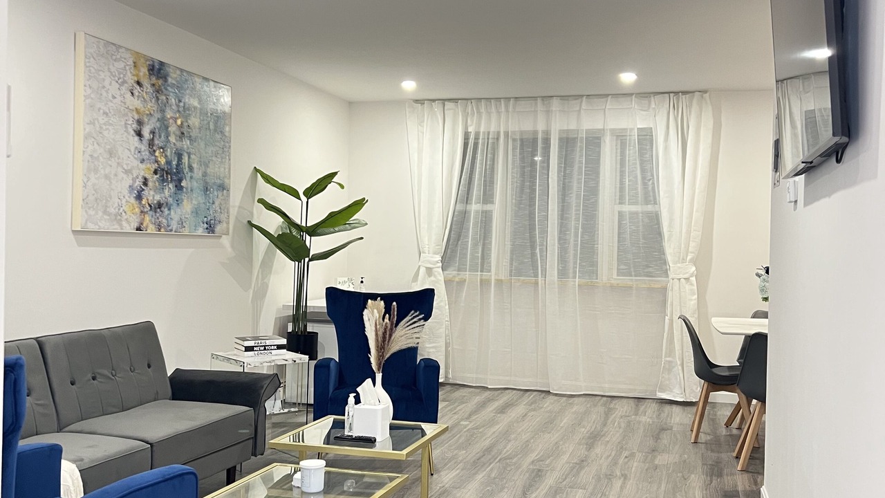 Photo of Livingroom in Bath Beach