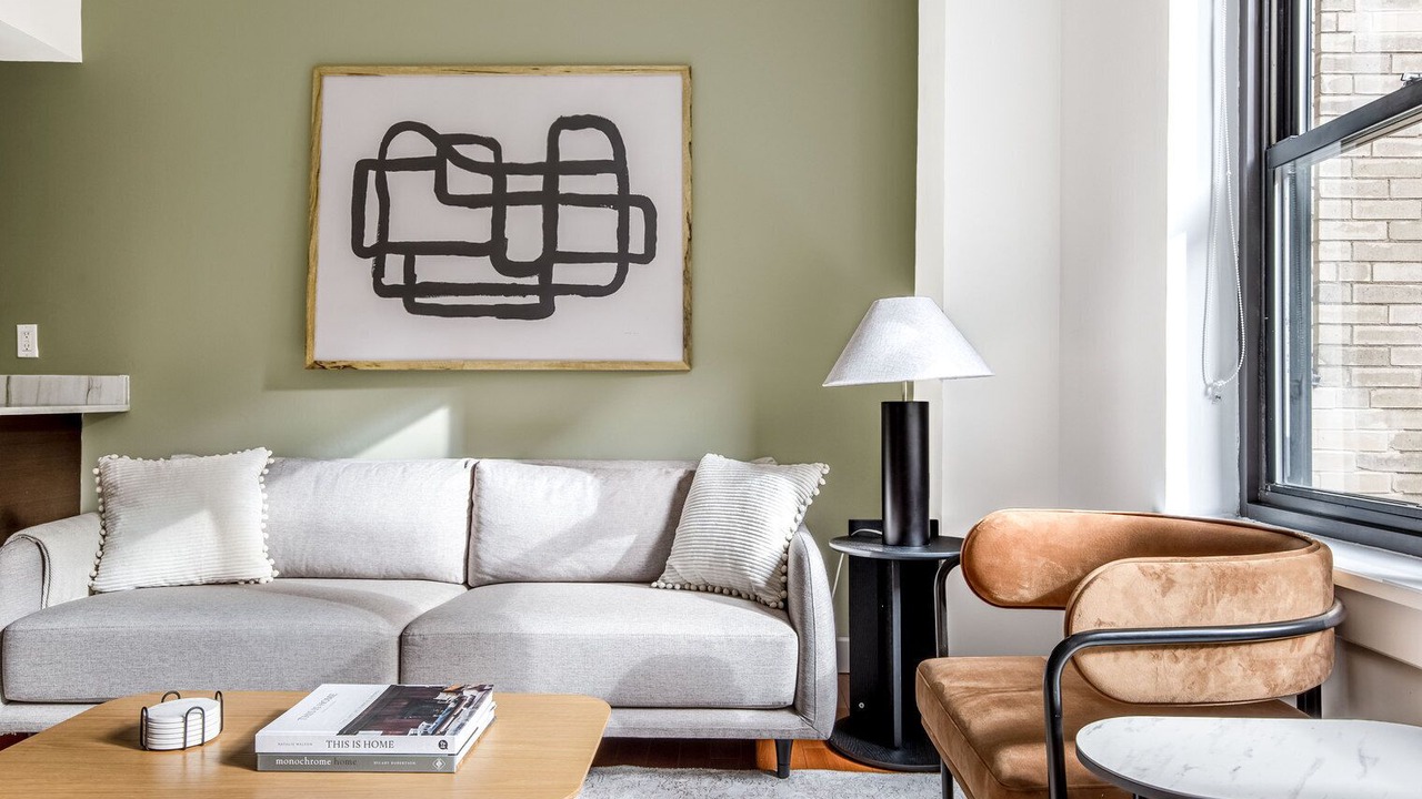Photo of Livingroom in Sutton Place