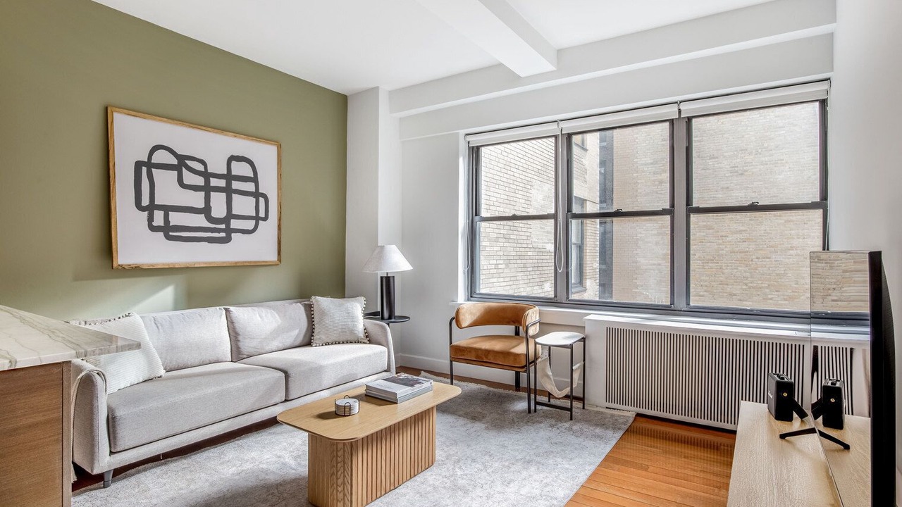 Photo of Livingroom in Sutton Place