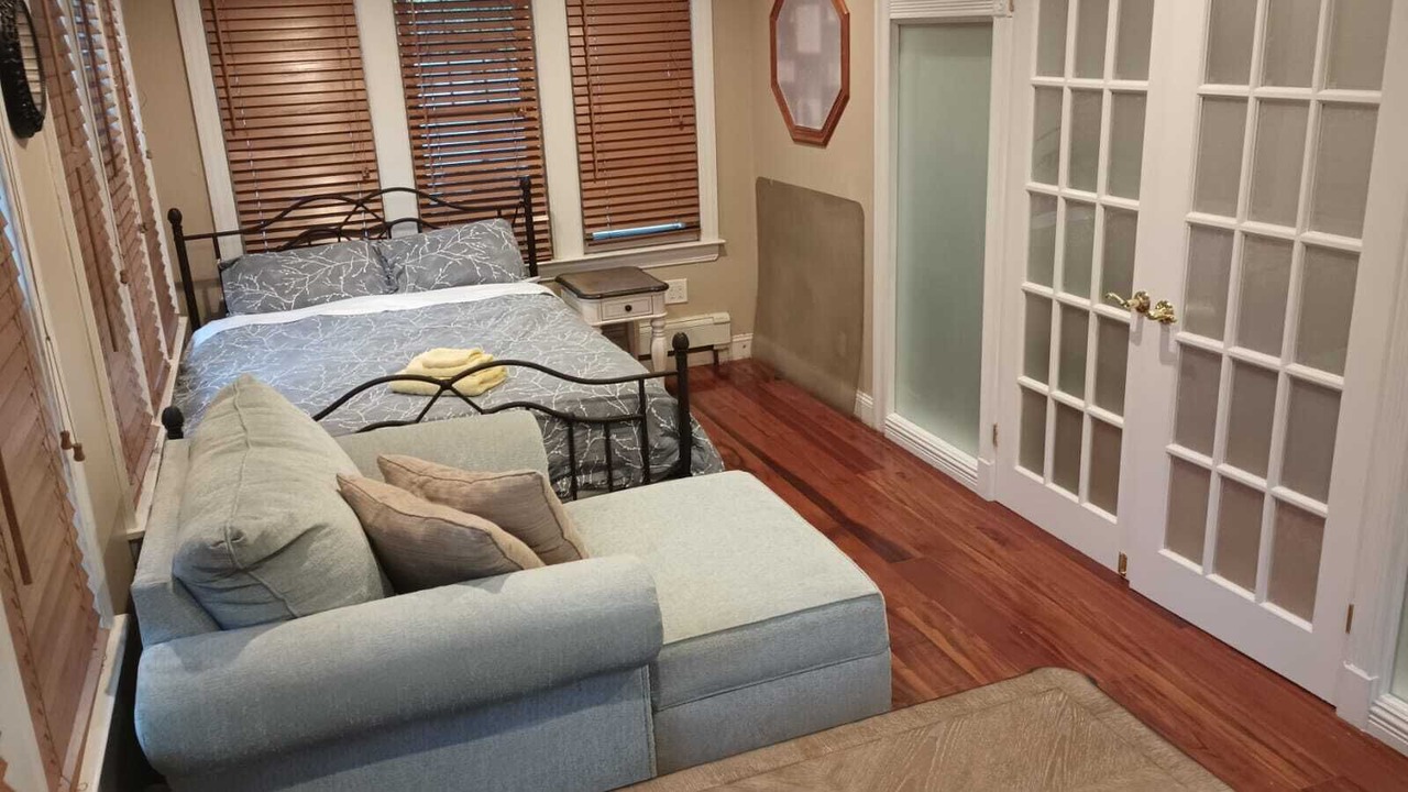 Photo of Bedroom in Murray Hill