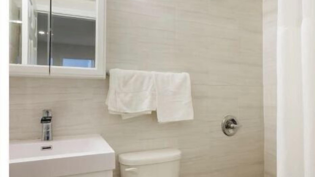 Photo of Bathroom in Auburndale