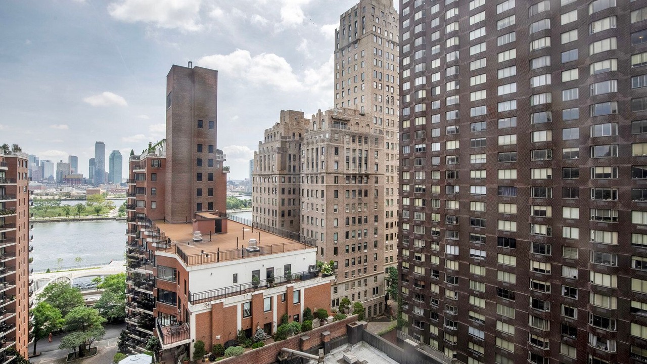 Photo of Others in Sutton Place