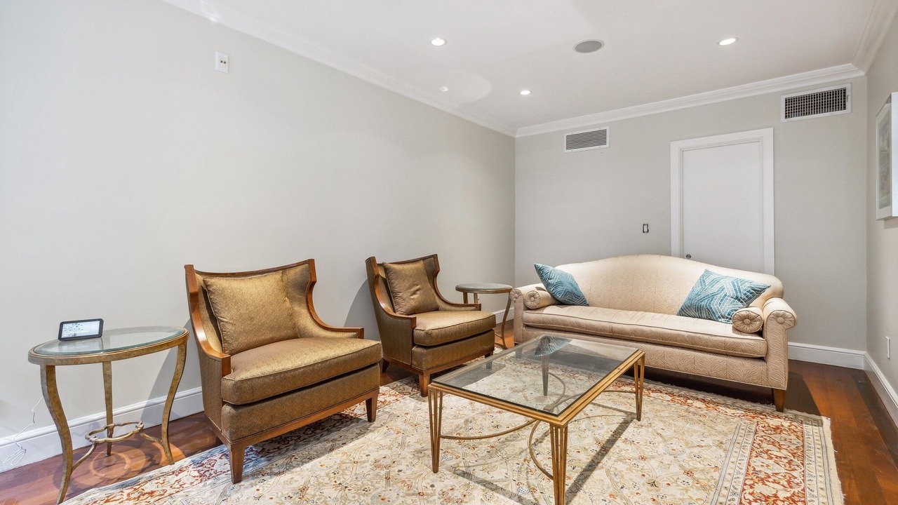 Photo of Livingroom in Central Park West