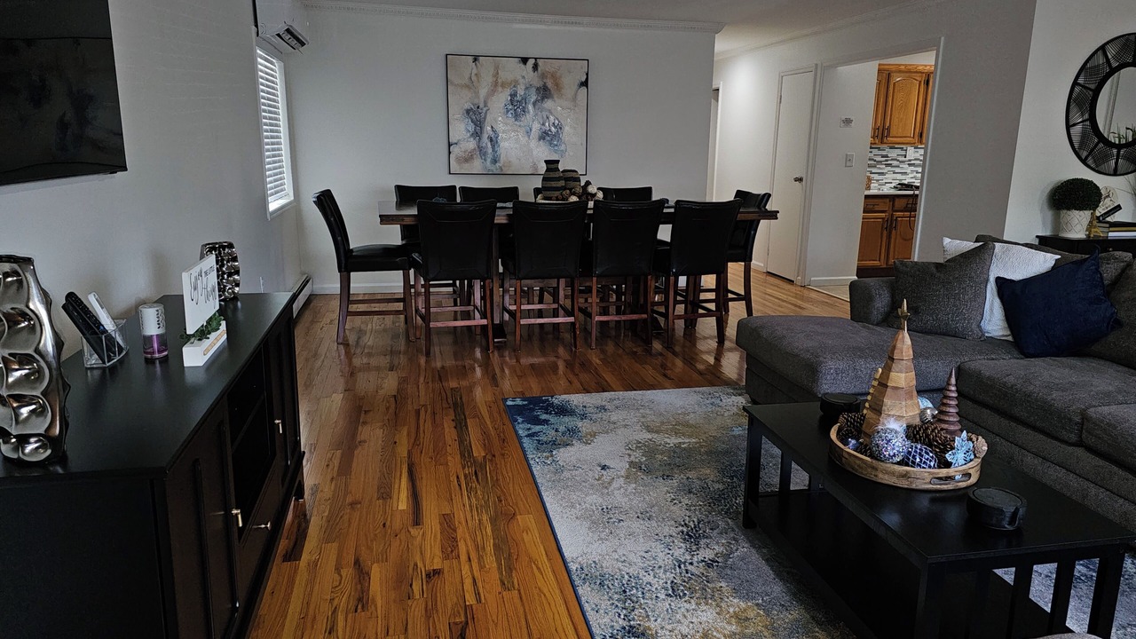 Photo of Livingroom in South Jamaica