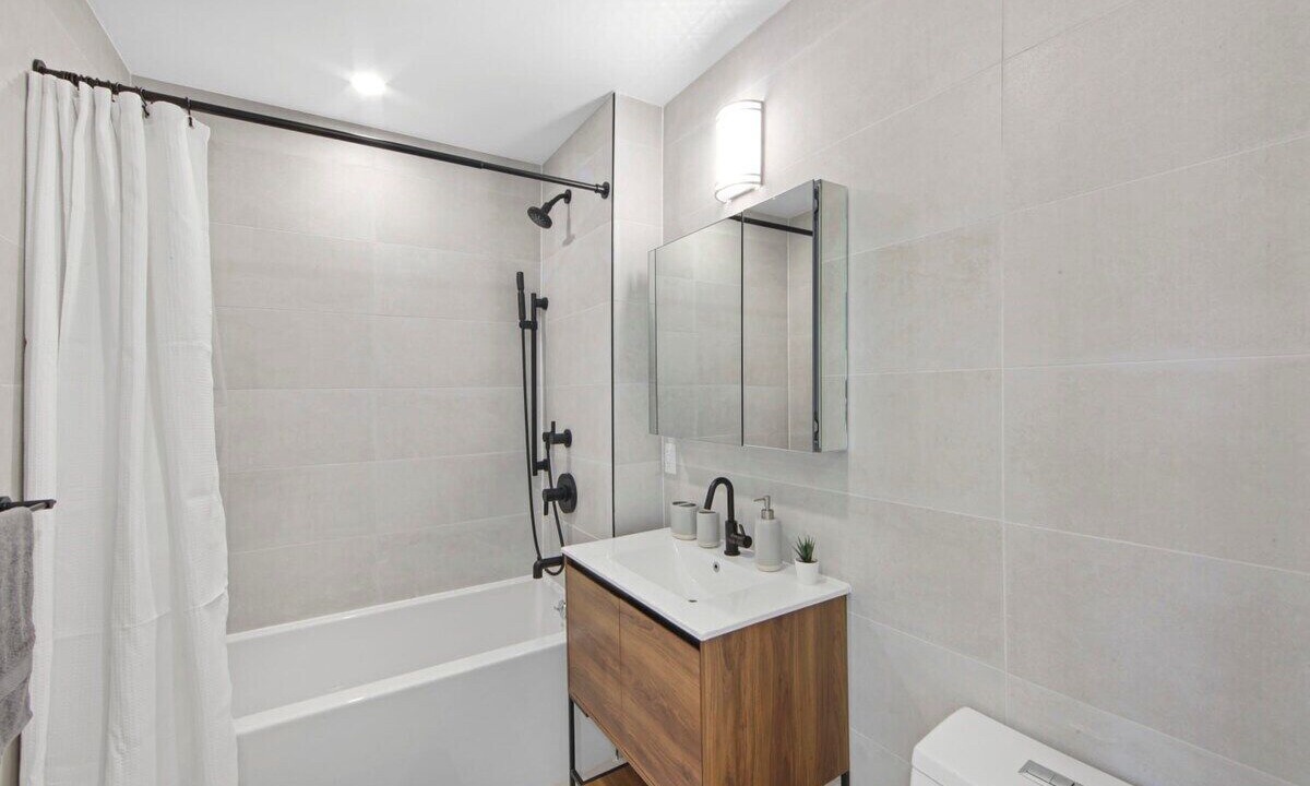 Photo of Bathroom in Greenpoint