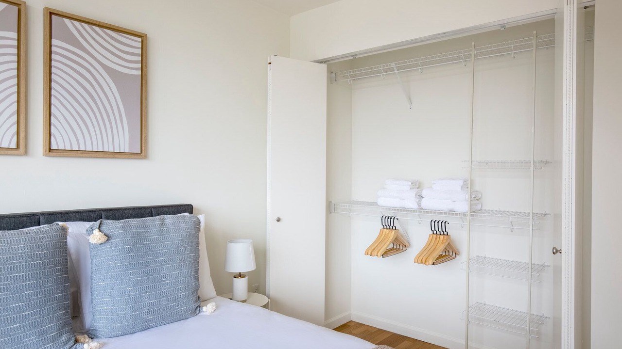 Photo of Bedroom in Hunters Point