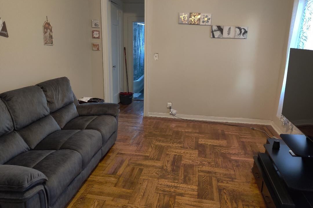 Photo of Livingroom in Midwood