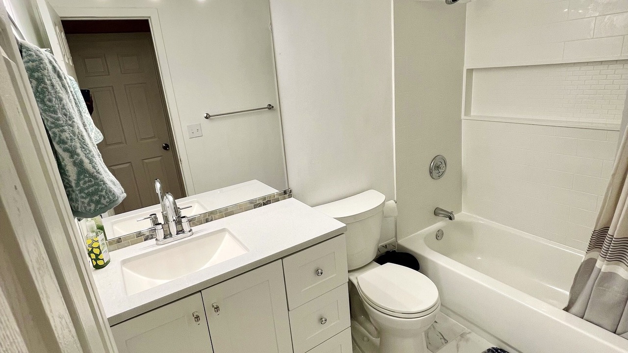 Photo of Bathroom in Bushwick