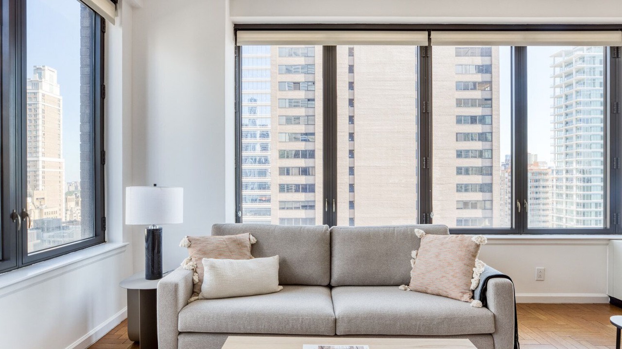 Photo of Livingroom in Sutton Place