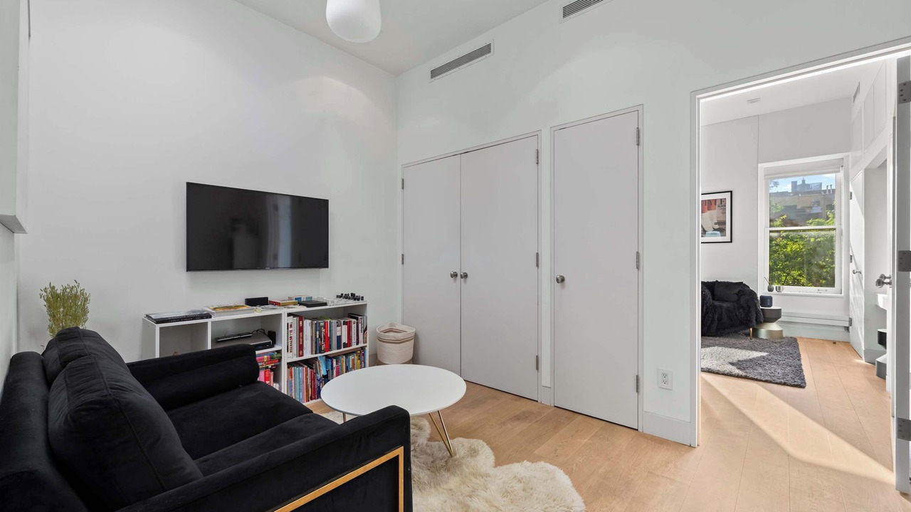 Photo of Livingroom in Manhattan Valley