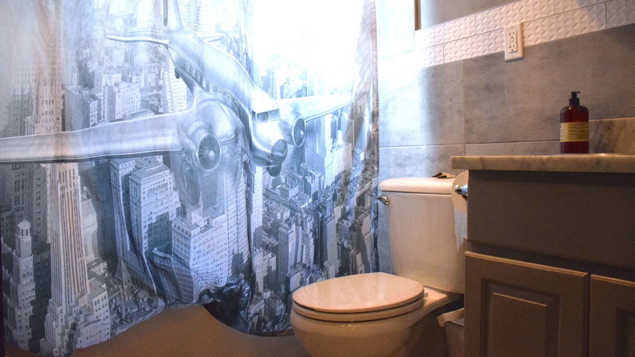 Photo of Bathroom in Bushwick