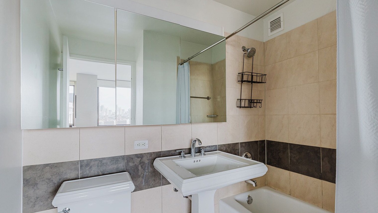 Photo of Bathroom in Union Square