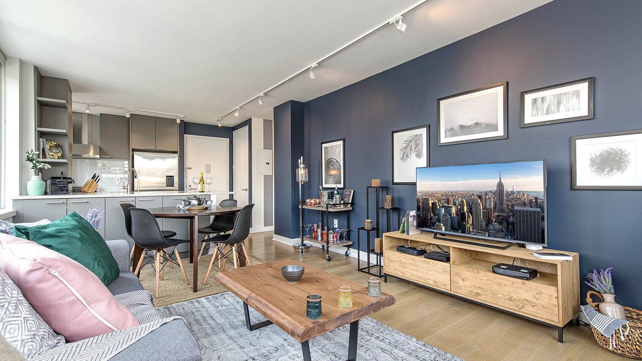 Photo of Livingroom in Ukrainian Village