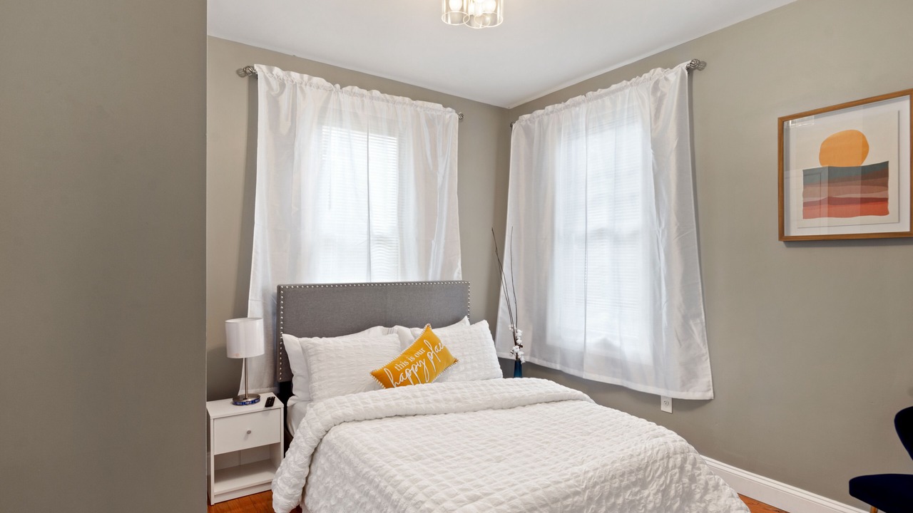 Photo of Bedroom in Pelham Bay