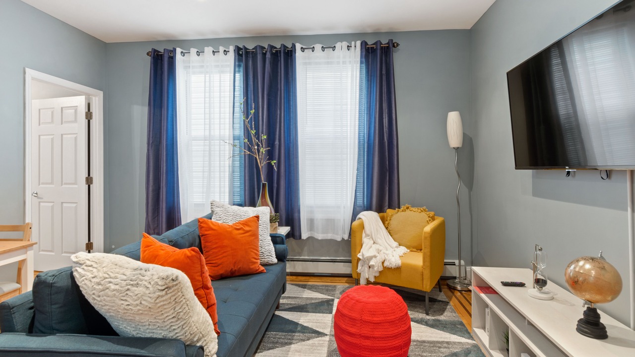 Photo of Livingroom in Pelham Bay