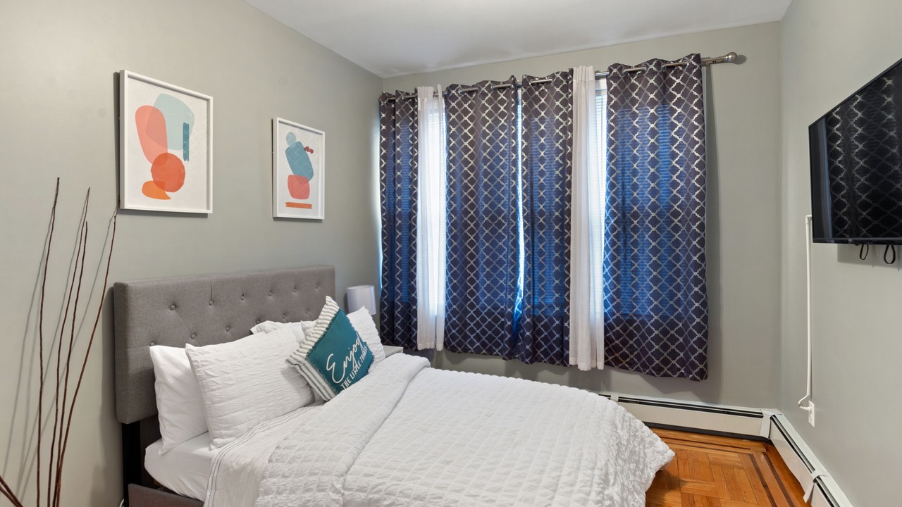 Photo of Bedroom in Pelham Bay