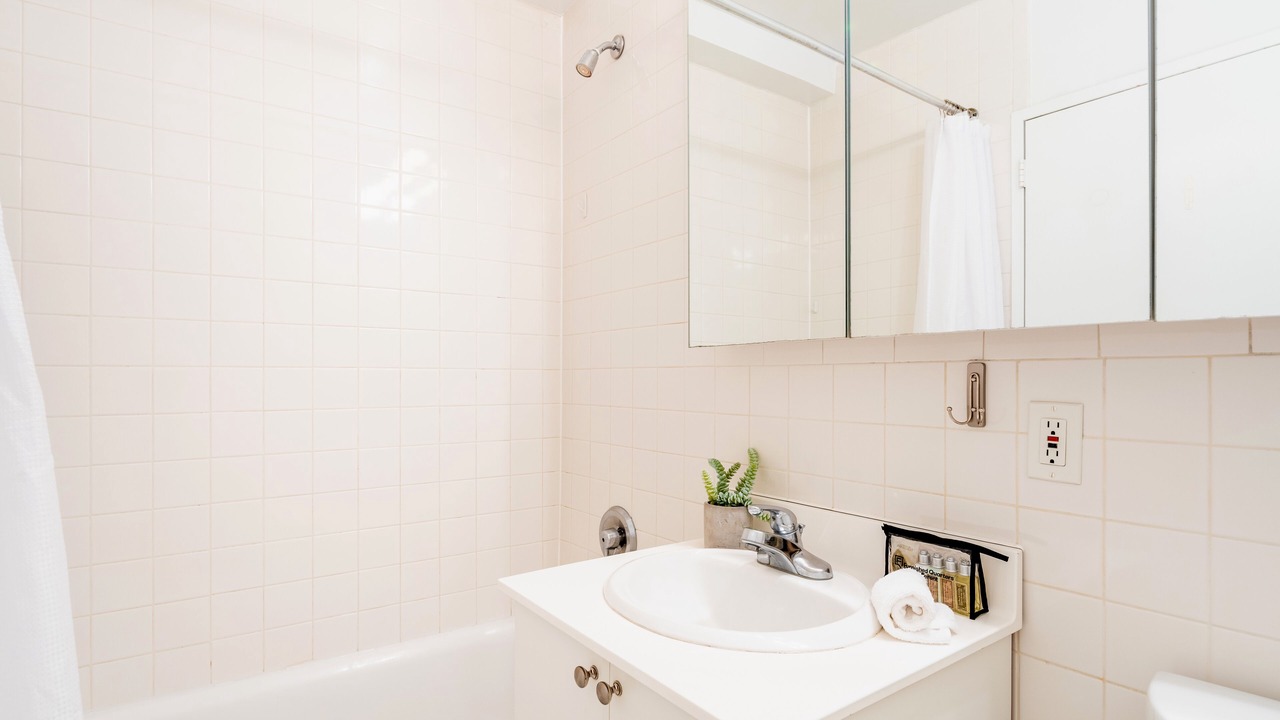Photo of Bathroom in Central Park South
