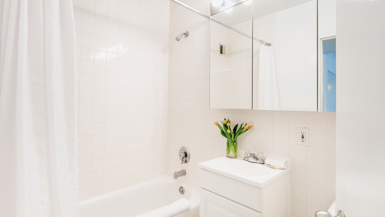 Photo of Bathroom in Central Park South